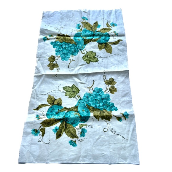 Vintage Kitchen Tea Towel Grapes Fruit Pears Apples 16" x 29" Cream, Green Teal - Picture 1 of 3